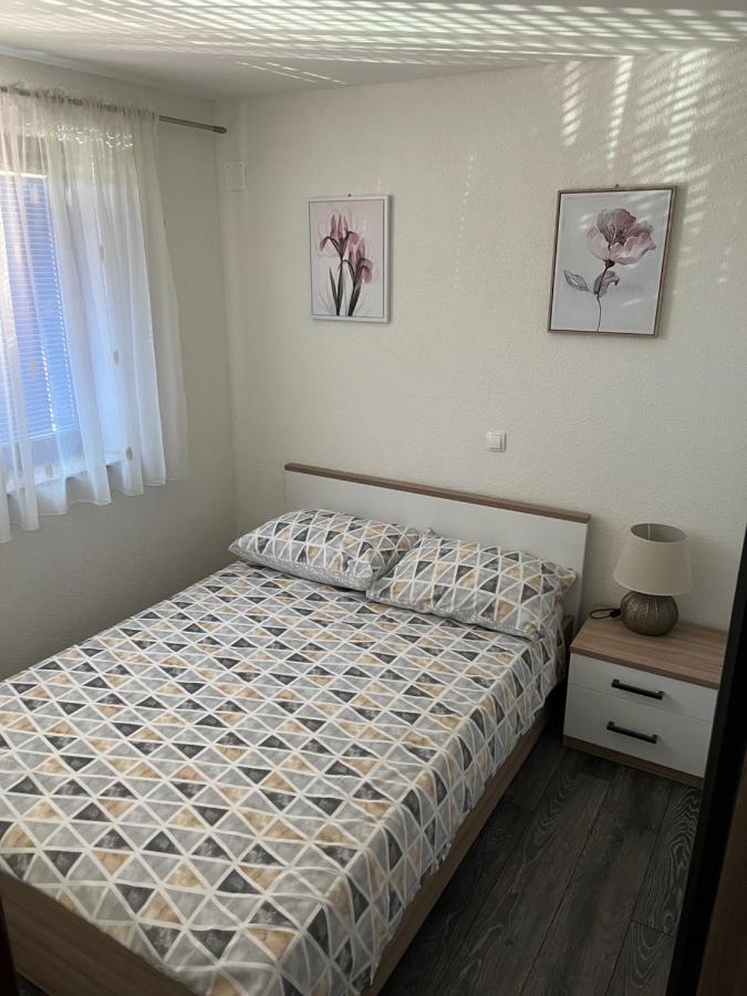Room In Otocac Helena Extérieur photo