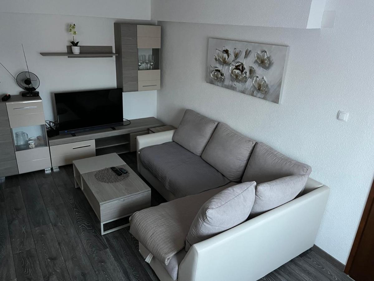 Room In Otocac Helena Extérieur photo